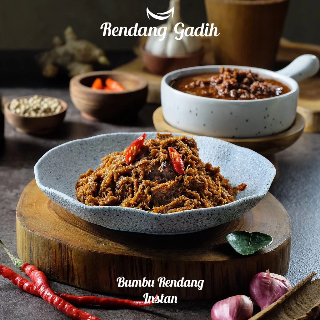 Sajian rendang dan bumbu Rendang Gadih